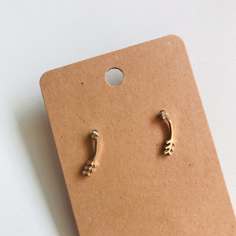 2/$20 Cupid’s arrow studs